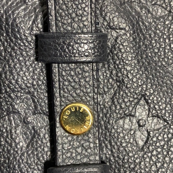 Louis Vuitton - purse - Picture 6 of 13